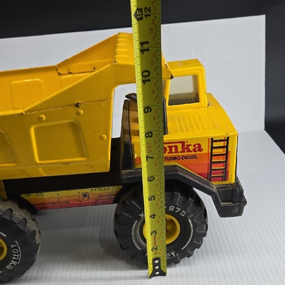 Tonka Classic Metal Turbo Diesel Yellow Dump Truck - Picture 10 of 16